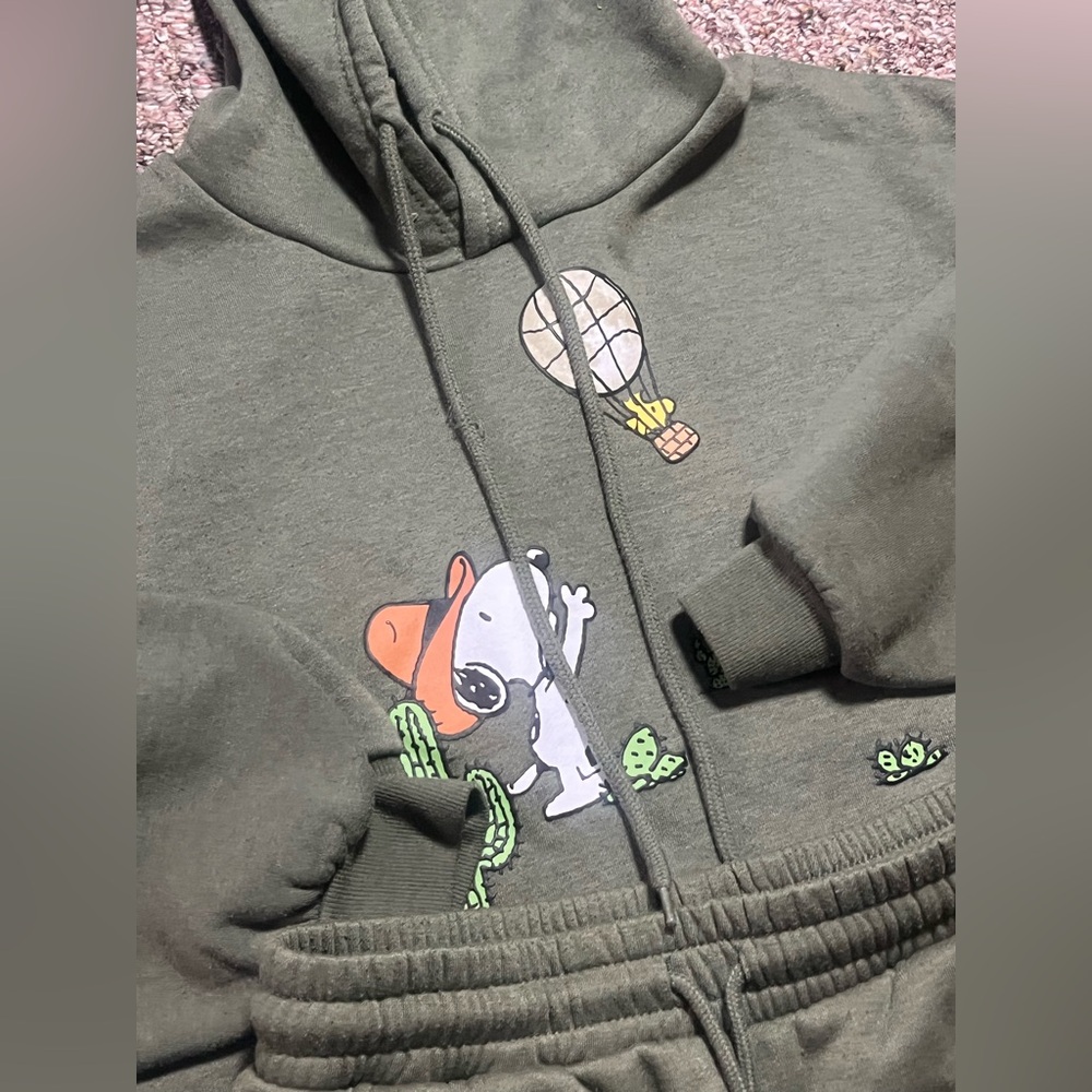 Peanuts Snoopy 2pc Hoodie & Shorts Set Olive Green Desert Motel - Picture 7 of 12